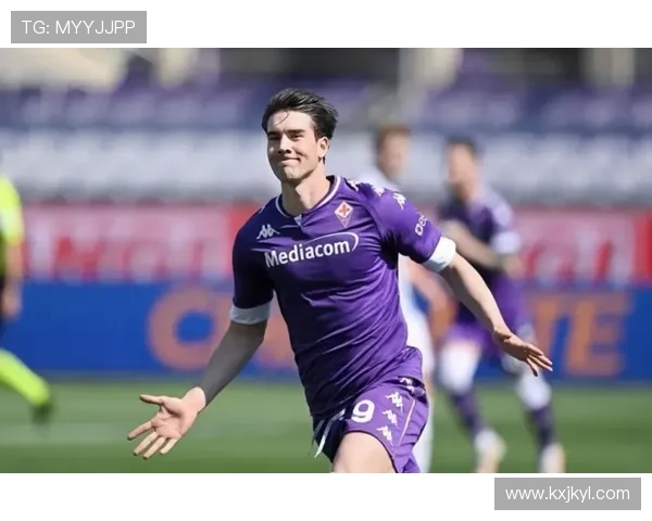 米兰高居意甲榜首科斯塔库塔看好球队争夺冠军机会